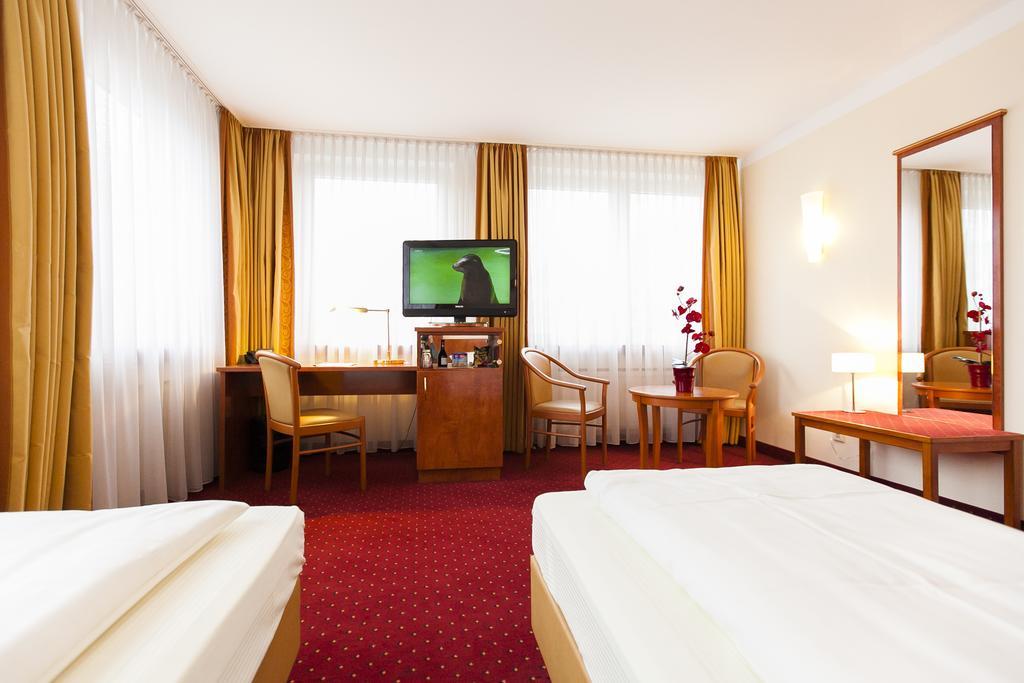 Hotel Am Berliner Platz Langenfeld  Rum bild