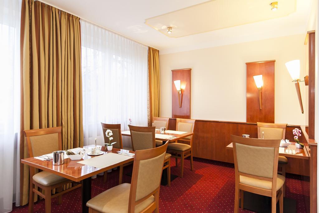 Hotel Am Berliner Platz Langenfeld  Exteriör bild